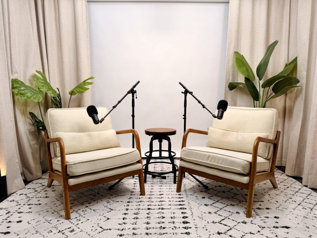 Purpel Studios Burbank set option white